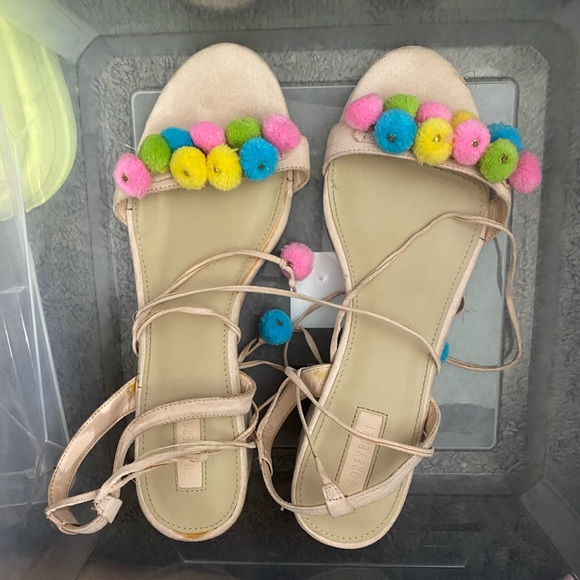 Pom Pom sandals | Forever 21 - Picture 1 of 2
